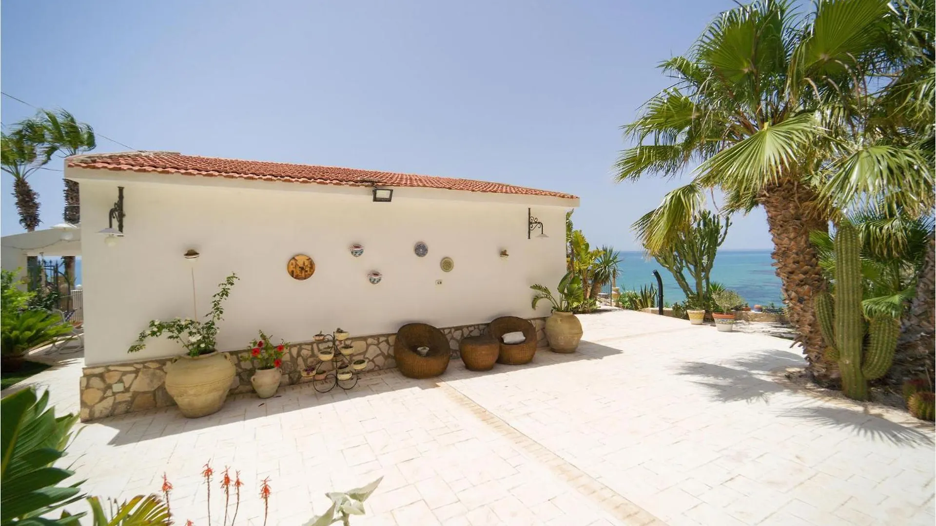 Дом отдыха Gorgeous Home In Ciotta With House Sea View Torre di Gaffe