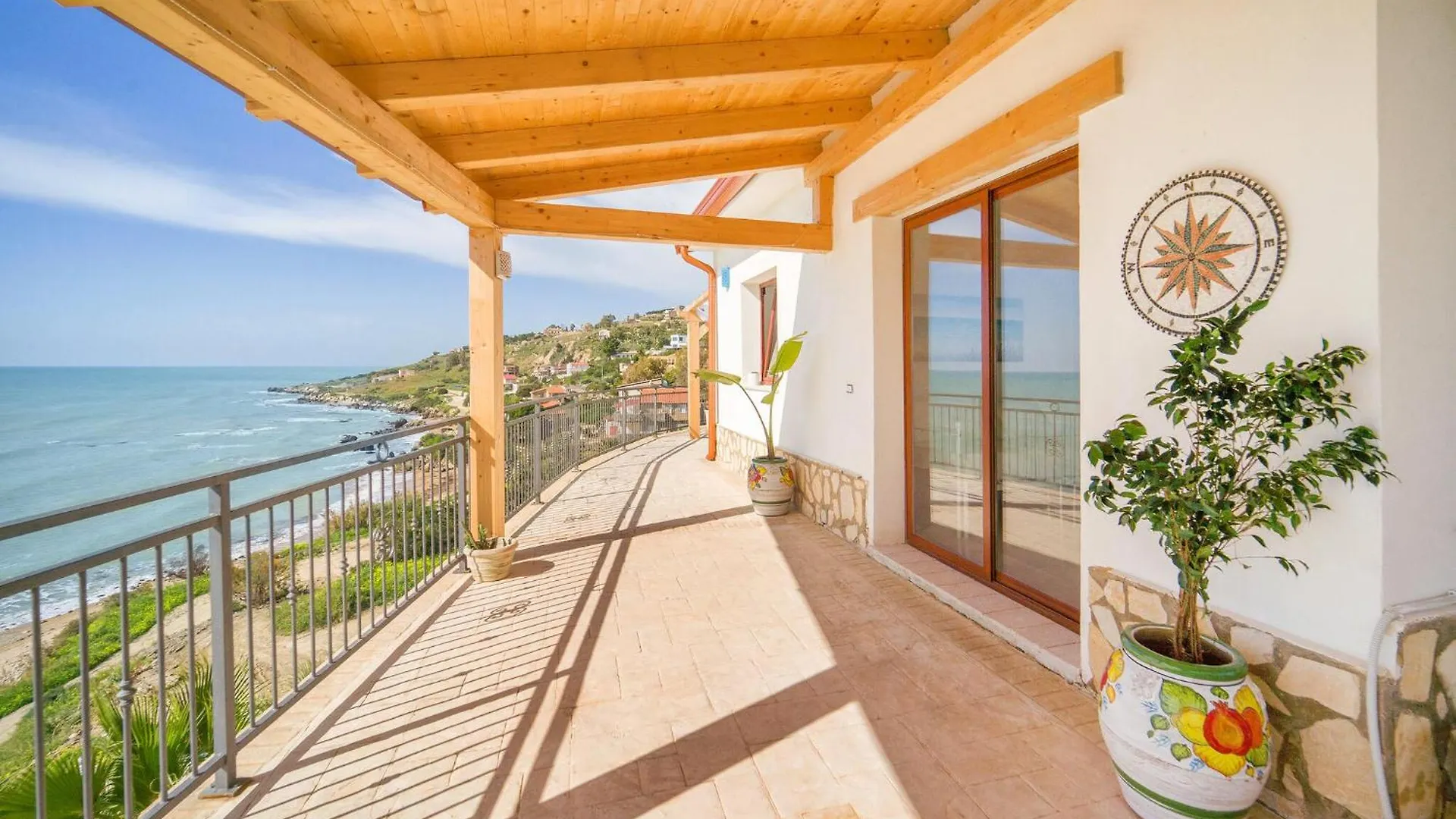 Gorgeous Home In Ciotta With House Sea View Torre di Gaffe Italy