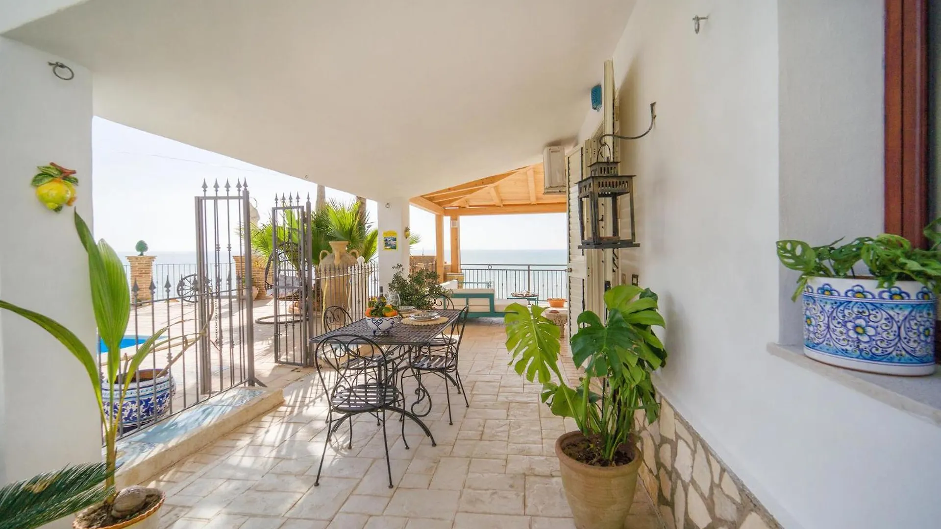 Gorgeous Home In Ciotta With House Sea View Torre di Gaffe
