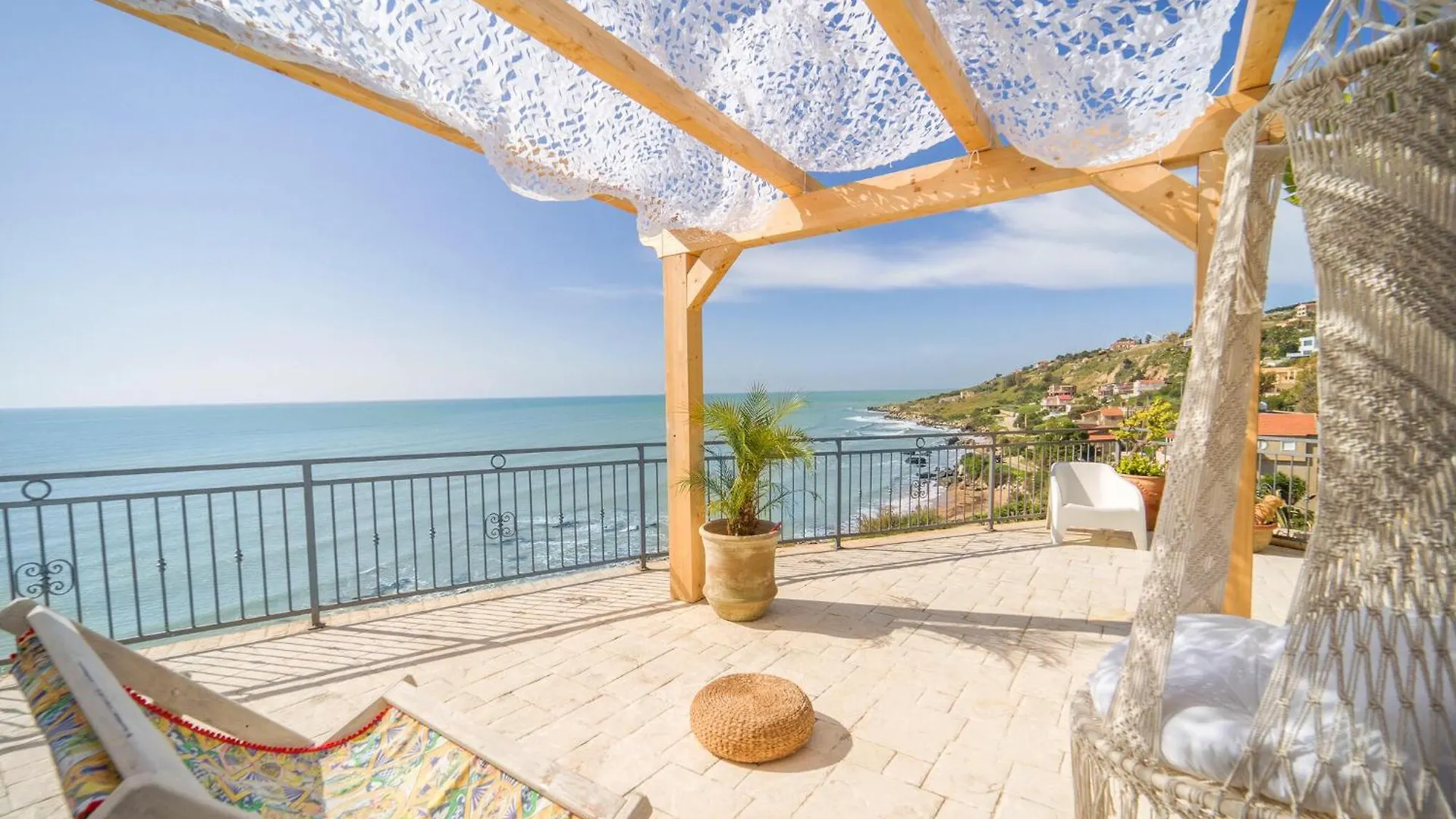Gorgeous Home In Ciotta With House Sea View Torre di Gaffe Дом отдыха